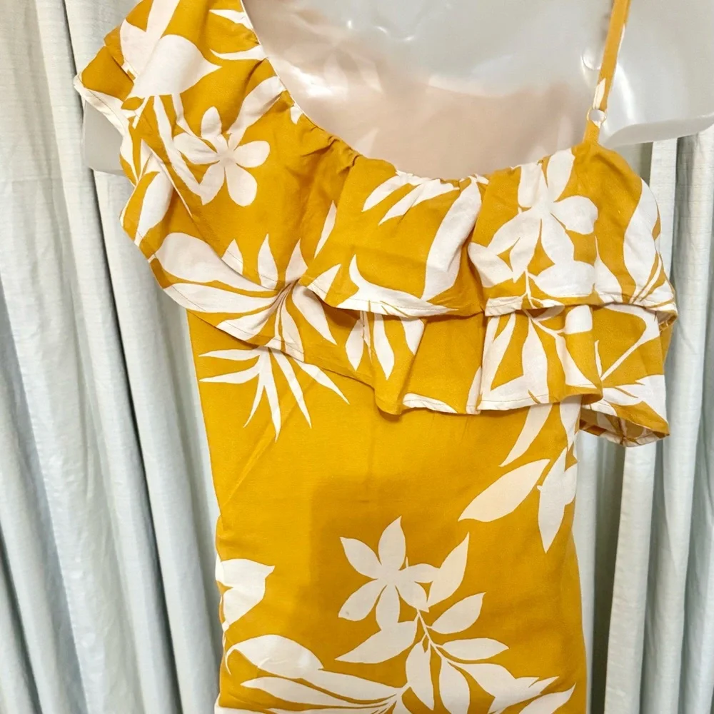 Yellow Floral Ruffle Top - Picture 2 of 4